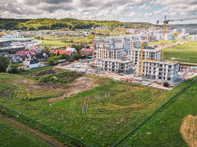 Deweloperzy na huśtawce. We wrześniu znów więcej mieszkań w budowie
