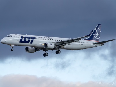 LOT: Prawie 9 mln pasażerów na koniec września