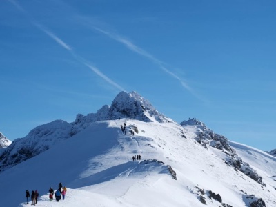 Z niemowlęciem na Rysy w śniegu i lodzie. Nie chcieli pomocy, bo bali się rachunku za śmigłowiec