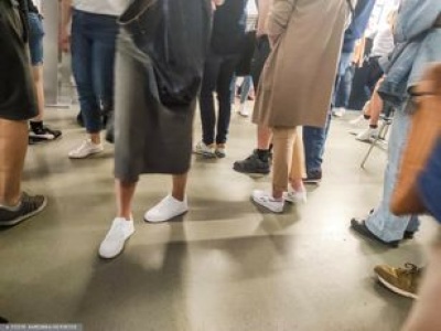 Polacy szturmują urzędy. 500 zł kary dziennie za spóźniony wniosek