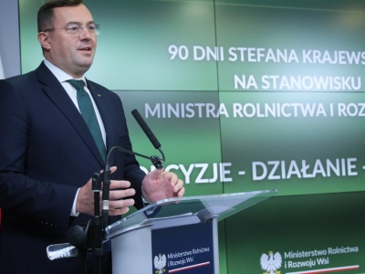 Minister Krajewski podsumowuje 90 dni. 