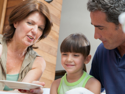 Rodzice są od wychowania, a dziadkowie od… tworzenia problemów. 