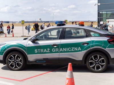 Agresywny pasażer z ponad 2 promilami alkoholu wyprowadzony z samolotu na lotnisku w Jasionce!