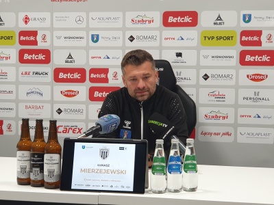 Łukasz Mierzejewski nie jest już trenerem Sandecji Nowy Sącz. Znamy nazwisko tymczasowego następcy