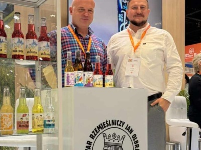 Czy Jałowiec z Piotrkowa podbije Bliski Wschód? Najpopularniejszy napój z regionu na targach w ZEA