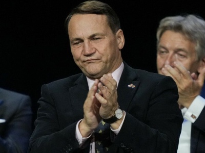 Ekspert załamał ręce nad strojem Sikorskiego na Konkursie Chopinowskim. 