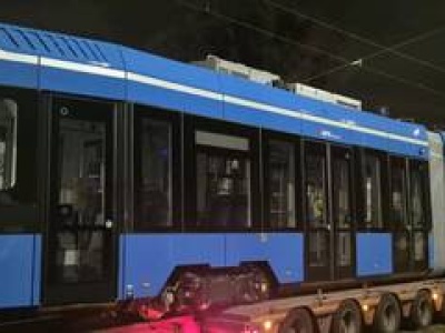 MPK skorzystało z prawa opcji. Do Wrocławia przyjechała pierwsza „ponadprogramowa” PESA