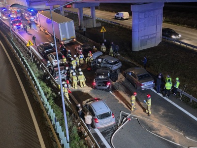 Karambol na DK-1. 9 rozbitych pojazdów. W akcji dwa śmigłowce LPR!