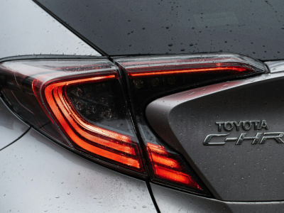 Toyota C-HR: Świeci się „Check Engine”. Ta usterka zdarza się najczęściej.