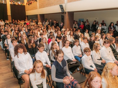 586 uczniów z Ostrowa Wielkopolskiego nagrodzonych stypendiami (ZDJĘCIA)