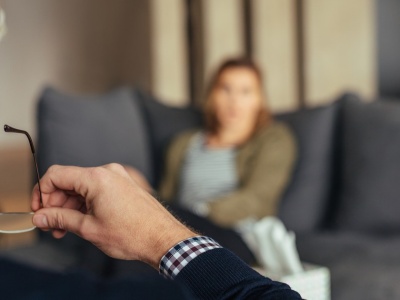 Prawił komplementy, obdarowywał prezentami, masował. Jak Annę skrzywdził jej terapeuta