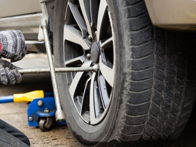 Ile kosztuje wymiana opon na zimowe? Ceny poszły w górę