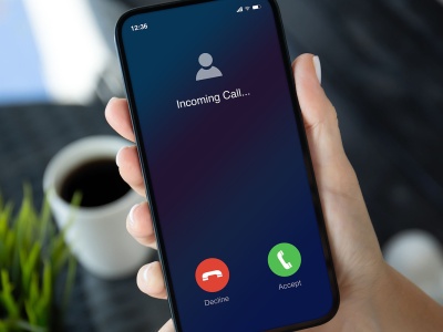 Jak blokować niechciane połączenia telefoniczne? Poradnik