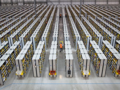 Roboty zamiast ludzi. Amazon szykuje największą automatyzację w historii
