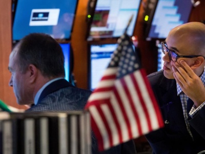 Wyniki spółek i obawa eskalacji konfliktu handlowego osłabiły Wall Street