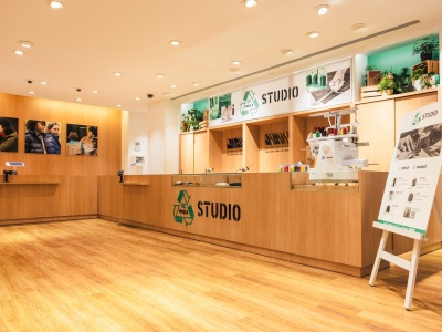 Rusza flagowy sklep Uniqlo w Warszawie. Debiut innowacyjnej usługi Re.Uniqlo