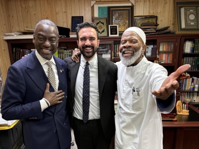 Kandydat na burmistrza Nowego Jorku pozuje z radykalnym islamistą – „nieoskarżonym współspiskowcem zamachu na WTC”