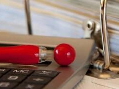 Dlaczego outsourcing kadr i płac się opłaca? Praktyczne korzyści dla małych i średnich firm