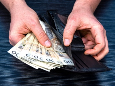 Szukają aż 8,5 tys. Polaków do pracy. Ponad 36 zł/h, a do tego benefity i 4-dniowy tydzień pracy