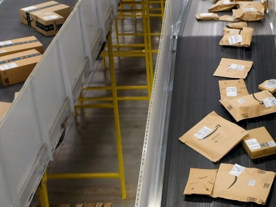 Amazon podnosi opłaty. Realizacja zamówień jeszcze droższa