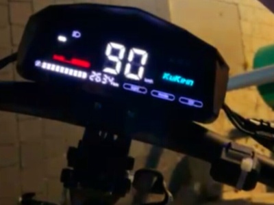 Minister skrupulatnie bierze się za temat. Za eksperymentalne wersje hulajnóg