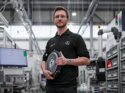 Ten maluch osiąga moc dwóch Tesli Model 3 Performance. Oto najmocniejszy silnik świata, znowu Yasa