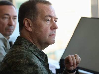 Miedwiediew grzmi po sankcjach USA na Rosję. Widzi Trumpa 