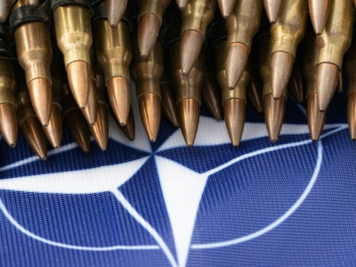 NATO kontra... NATO. Media: Zachód dostarcza Rosji kluczową technologię