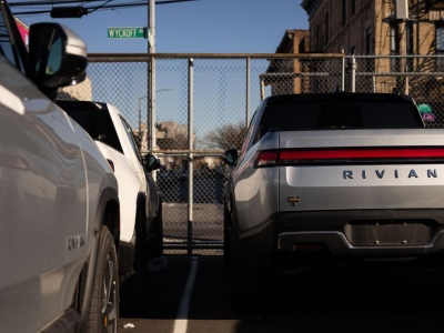 Masowe zwolnienia w Rivianie. Polityka Trumpa pogłębia kryzys w branży elektryków