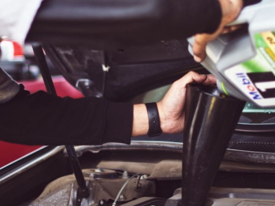 Ile Twoje auto pojeździ na danym oleju? Ten algorytm to wie