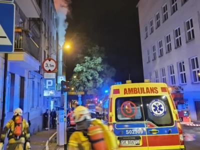 Pożar w kamienicy w centrum miasta. Ulica Francuska jest zamknięta