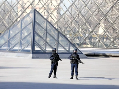 Szokujące ustalenia po kradzieży klejnotów w Luwrze