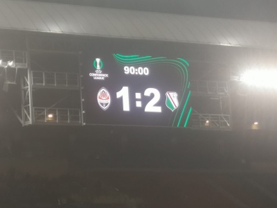 Legia wygrywa w Krakowie z Szachtarem po golu w 94. minucie