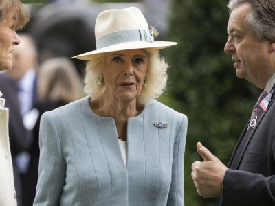 Król Karol III w Watykanie, Kamila musi pogodzić się z wykluczeniem. 