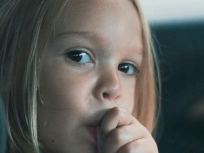 5 cichych sposobów, które budują odporność emocjonalną twojego dziecka – bez słów