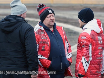 Żużel. Bajerski szczerze po rozstaniu z Polonią. O braku jaj, japonkach i ofertach (WYWIAD)