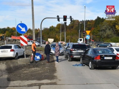 Bez spodni i bez prawa jazdy. 56-latek zatrzymany po dwóch kolizjach dzięki reakcji świadków