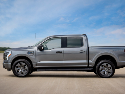 Ford wstrzymuje produkcję elektrycznego F-150 Lightning. Priorytetem wersje spalinowe i hybrydowe