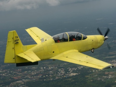 Indie: Pierwszy seryjny samolot szkolenia podstawowego HAL HTT-40 oblatany