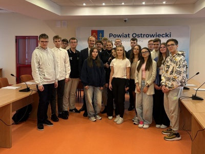 Młodzieżowa Rada Powiatu Ostrowieckiego spotkała się po raz pierwszy