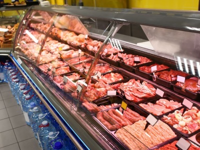 GIS bije na alarm. Wycofują mięso ze sklepów w całej Polsce, nie jedz go pod żadnym pozorem