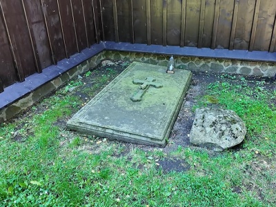 Polskie tradycje związane ze zmarłymi. Tego surowo zakazywał Kościół