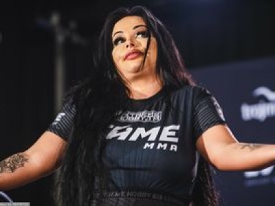 Esmeralda Godlewska OKŁAMAŁA internautów doniesieniami o mężu i córce? 