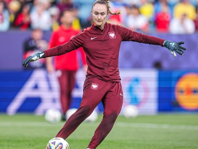 Piłka kobieca: Cenny remis Polek z czołową drużyną Europy! Rekord frekwencji na kobiecej piłce w naszym kraju!