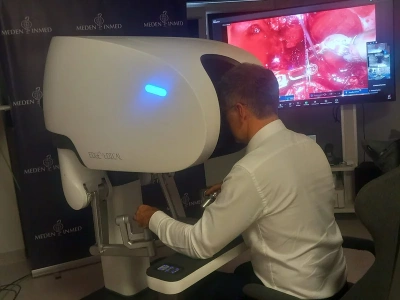 Chirurg w szpitalu w Warszawie, pacjent w Azji. Pierwsza taka operacja z Polski