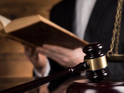 Kto dziedziczy spadek, gdy spadkobierca umiera? Oto kolejność