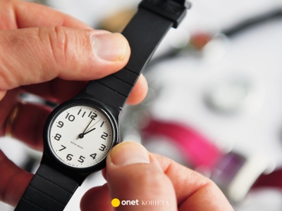 Zmiana czasu już dzisiaj w nocy. W którą stronę przestawiamy wskazówki zegarów?