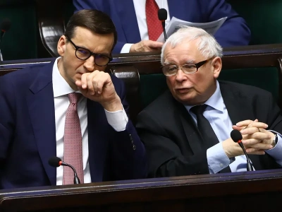 Kaczyński i Morawiecki powinni odejść? Oto co sądzą Polacy