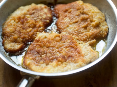 Wczorajsze kotlety odgrzewam w ten sposób. Chrupią, jakbym dopiero co zdjęła je z patelni