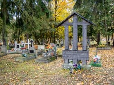 Zapomniany cmentarz w Pile skrywa niezwykłe historie. Mało kto wie, kto tu naprawdę spoczywa!